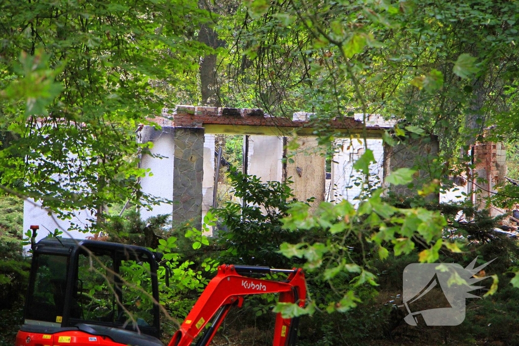 woning volledig verwoest na grote brand