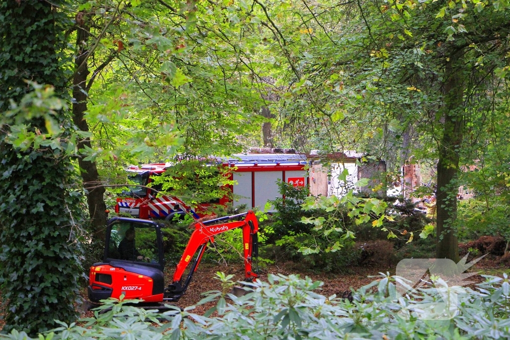 woning volledig verwoest na grote brand