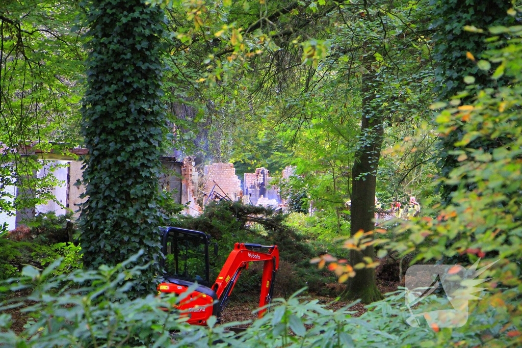 woning volledig verwoest na grote brand