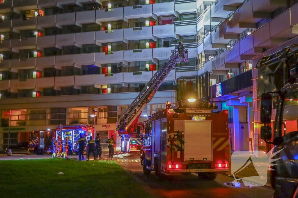 Brand in flatwoning onder controle