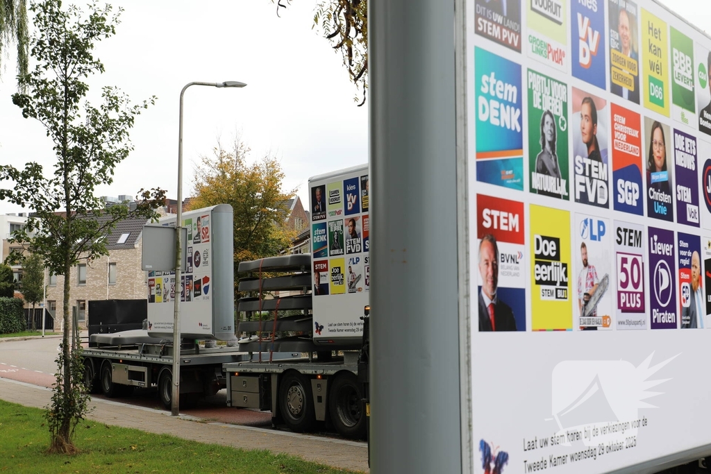 Straten gevuld met campagneposters