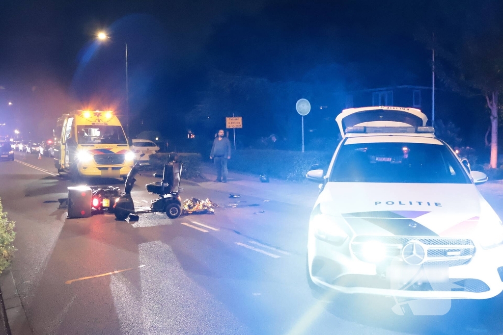 Man op scootmobiel gewond bij ongeval met bezorgbrommer