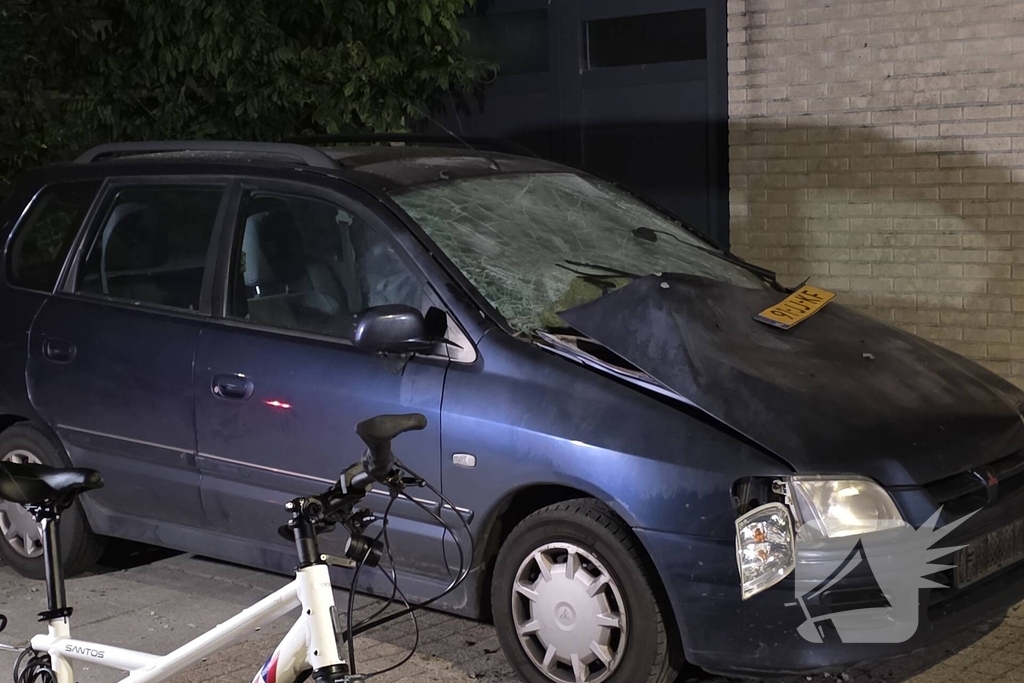 Auto opgeblazen in nachtelijke explosie