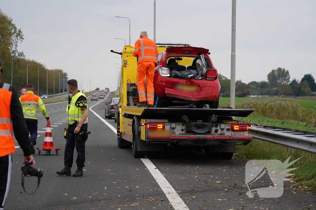 Voertuigen zwaar beschadigd bij ongeval op snelweg