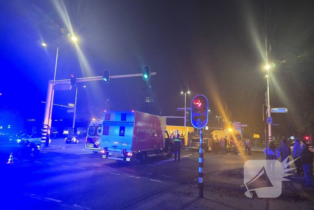 Botsing tussen auto en bus