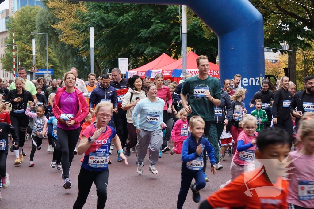 Duizenden lopers bij de 4 Mijl van Groningen