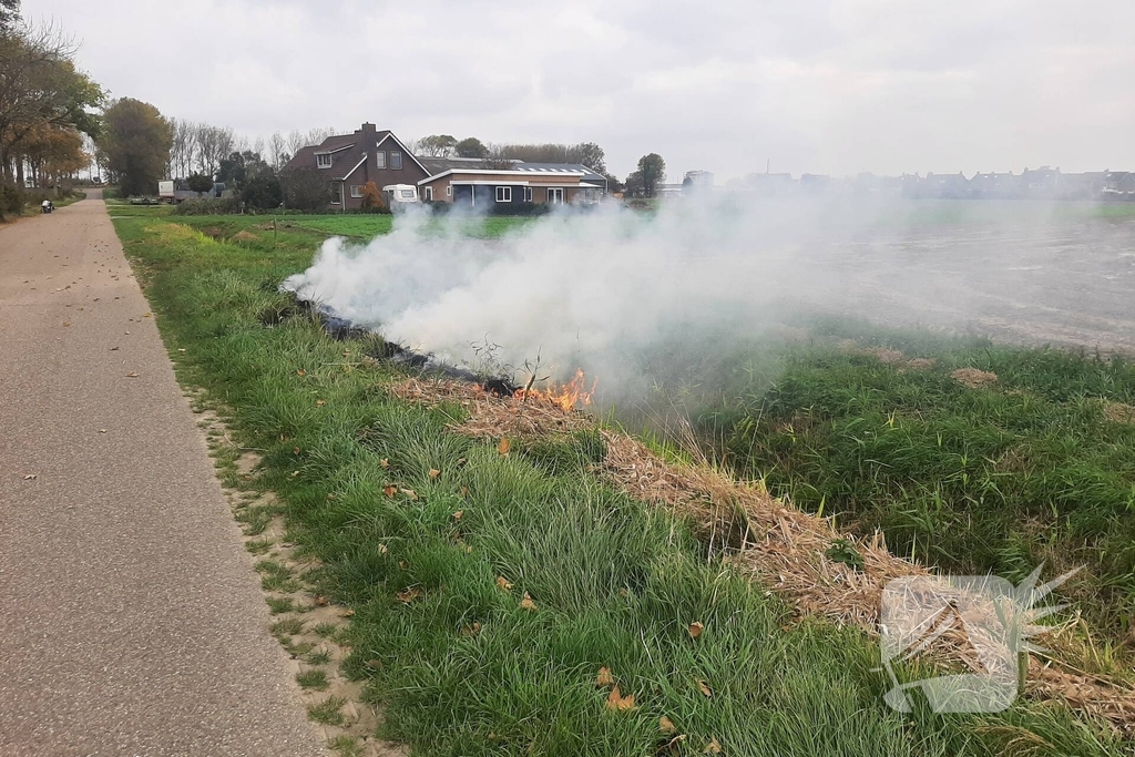 Bermbrand snel onder controle