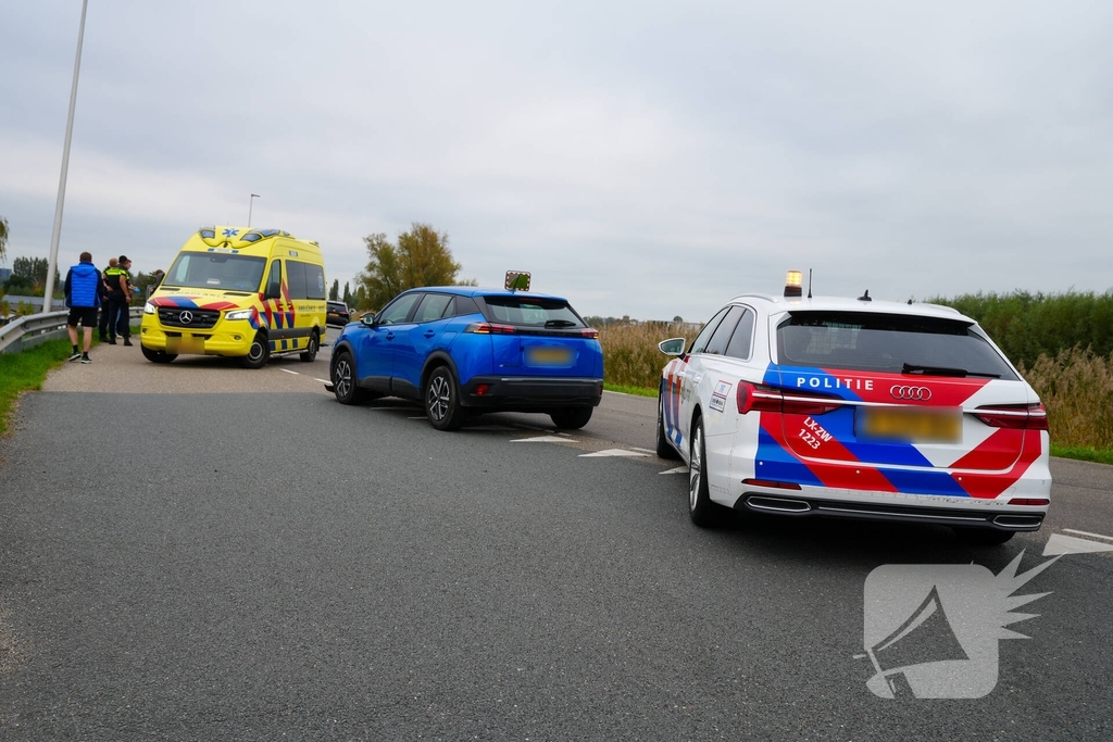 Auto fors ingedeukt bij kop-staartbotsing