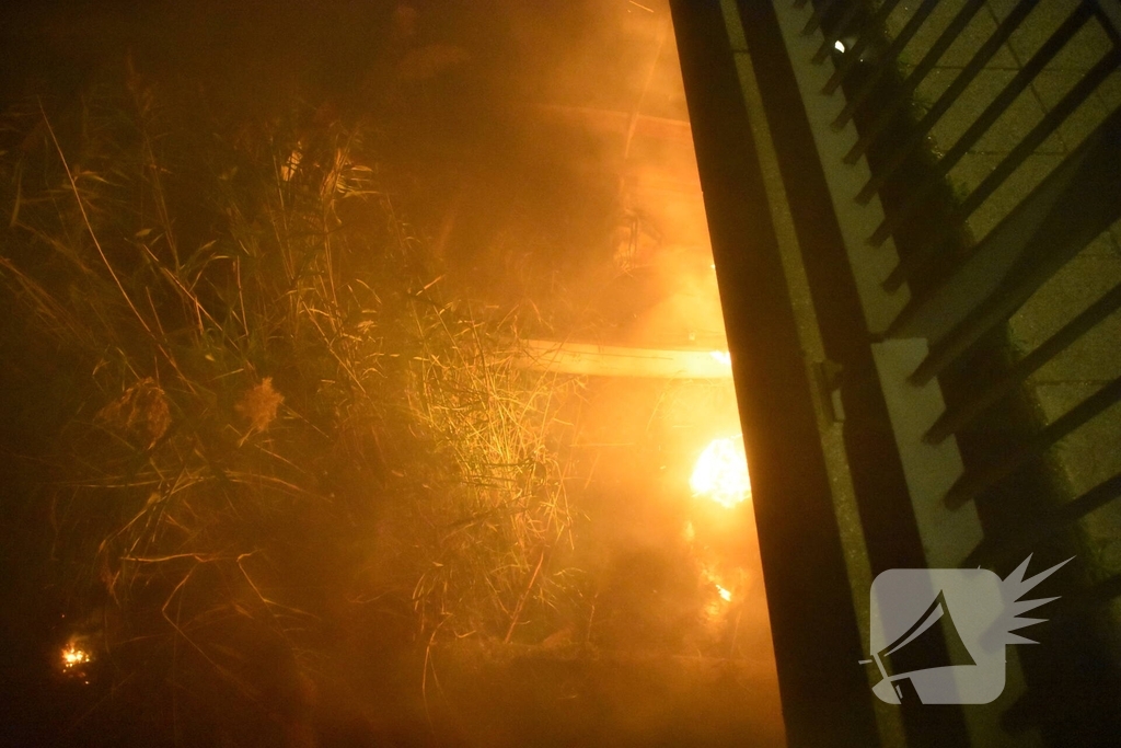 Brand op boot zorgt voor rookontwikkeling