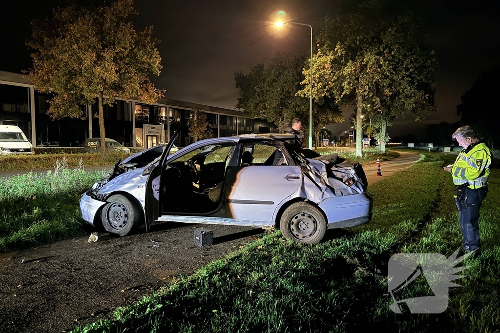 Bestuur spoorloos na eenzijdig ongeval