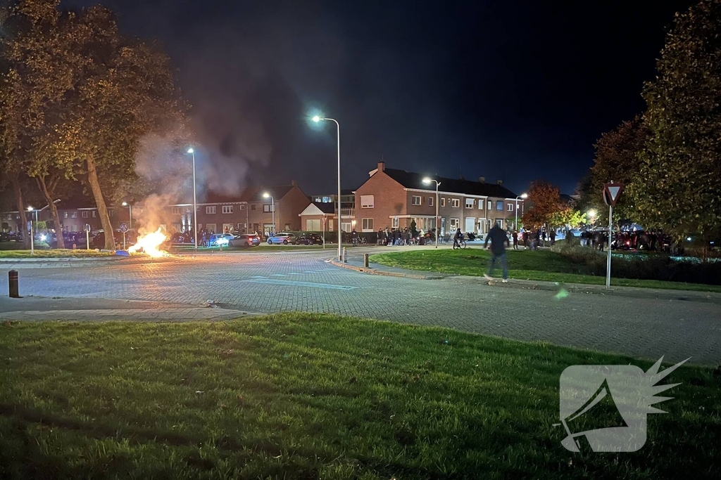 Rellen nadat regenboogvlag bij politiebureau werd weggehaald