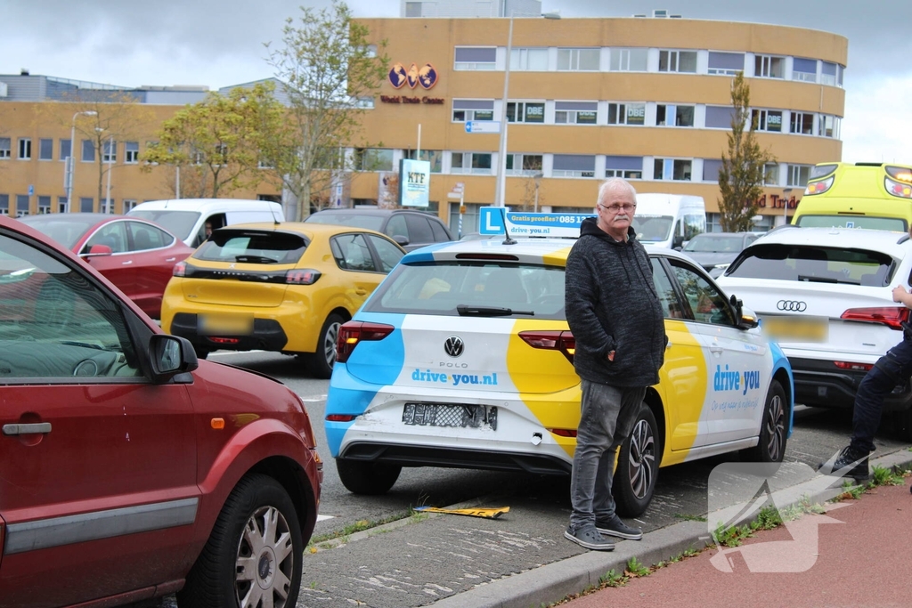 Lesauto betrokken bij ongeval met meerdere voertuigen