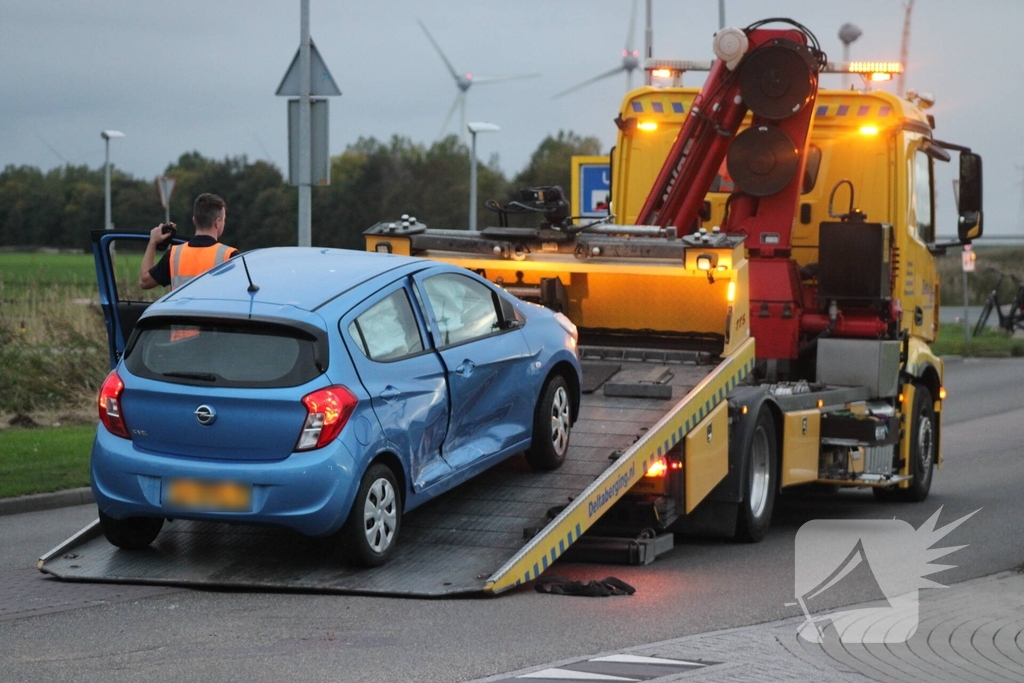 Auto Belandt Op De Kop Bij Ongeval