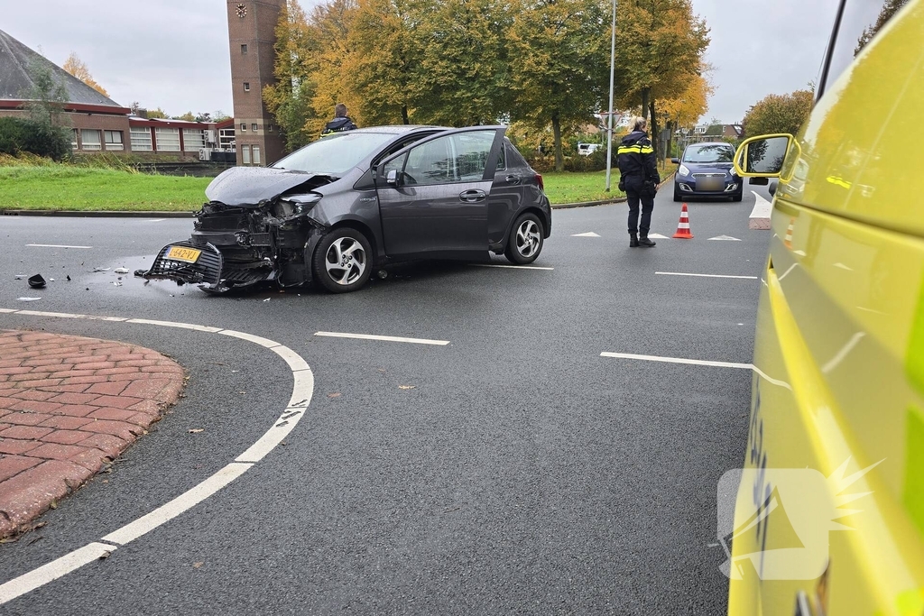 Botsing veroorzaakt flinke autoschade