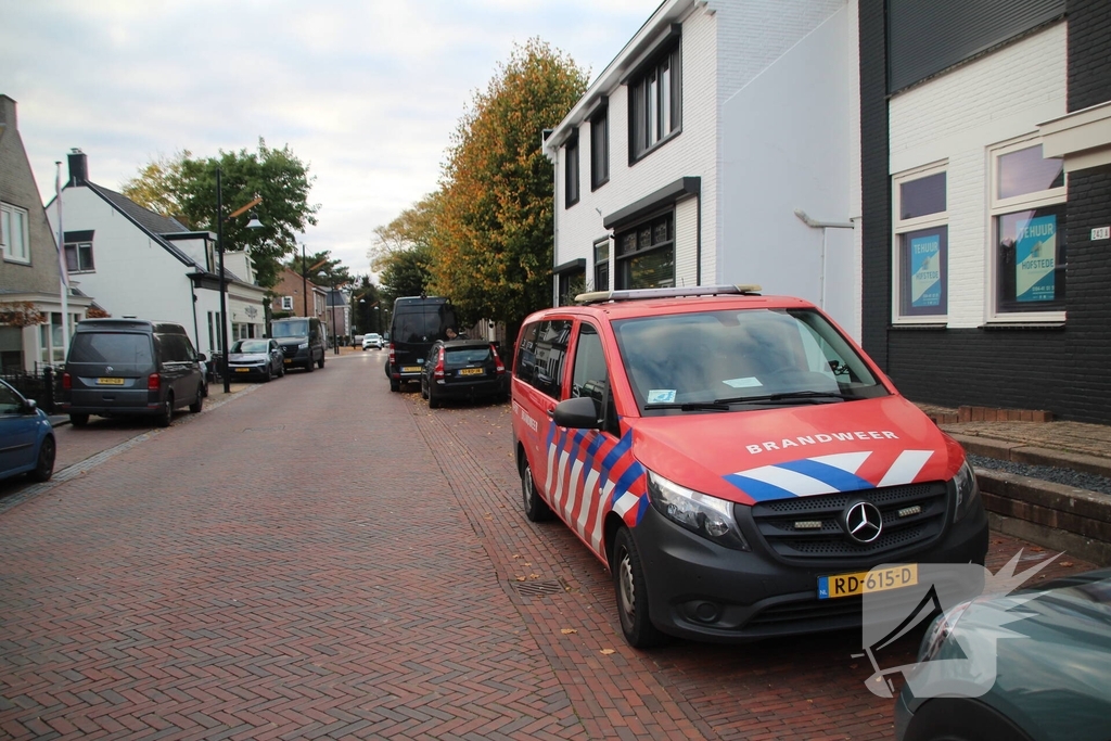 Politie Doorzoekt Woning Na Tip Over Chemische Stoffen