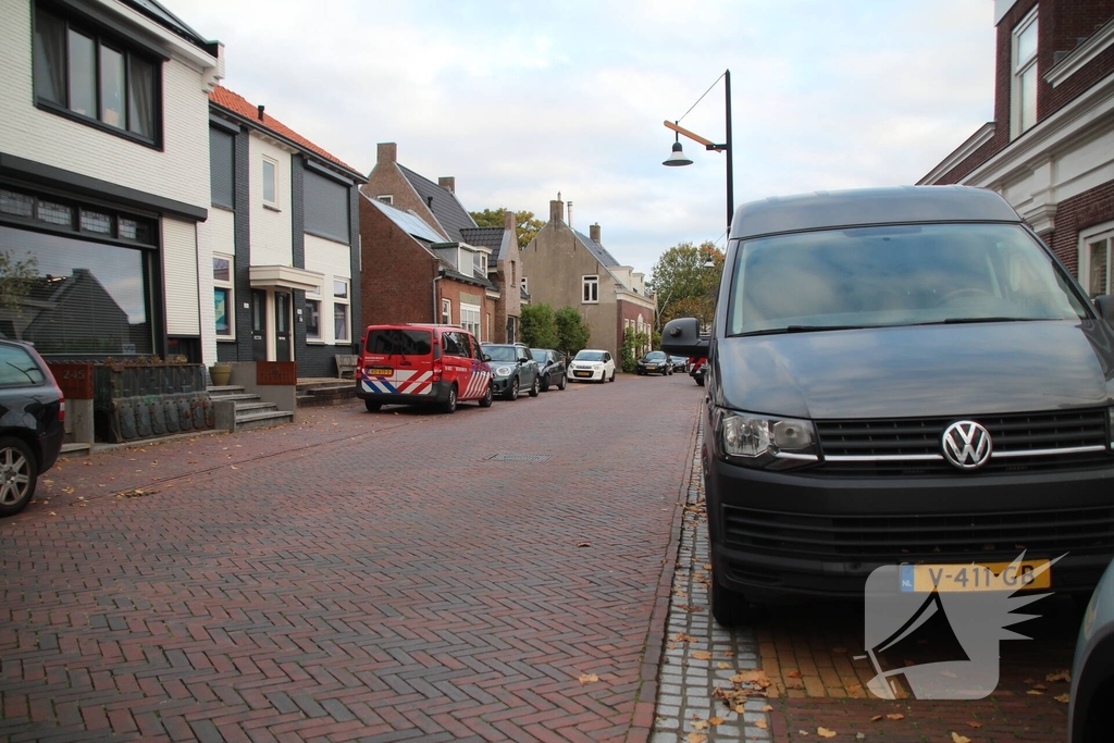 Politie Doorzoekt Woning Na Tip Over Chemische Stoffen