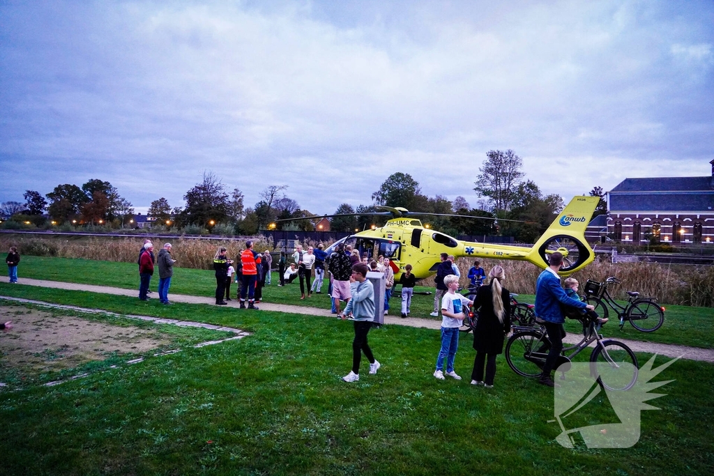 Traumahelikopter Ingezet Voor Medische Noodsituatie Trekt Veel Bekijks