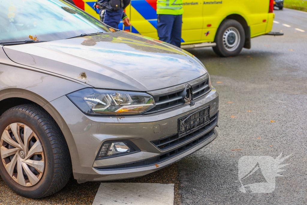 Scooterbestuurder gewond na aanrijding met auto