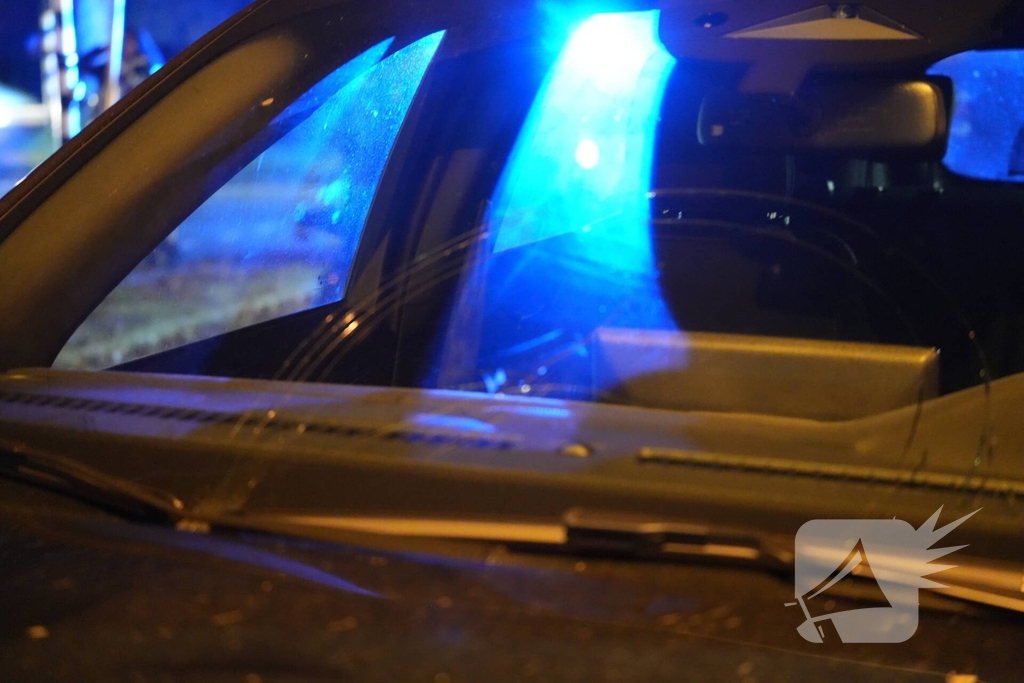 Fietsbezorger gewond naar ziekenhuis