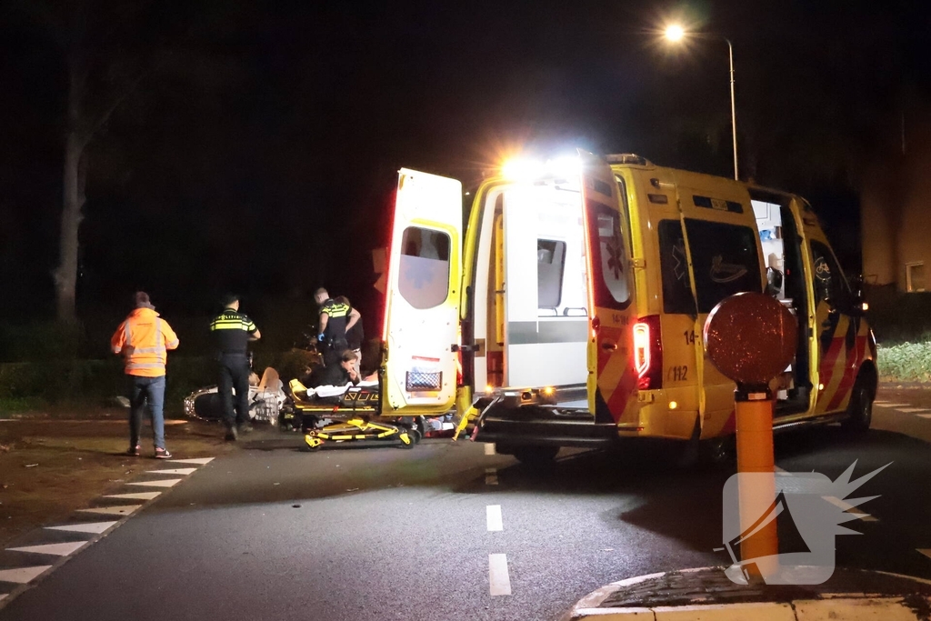 Ongeval tussen bestelbus en scooter met gewonden