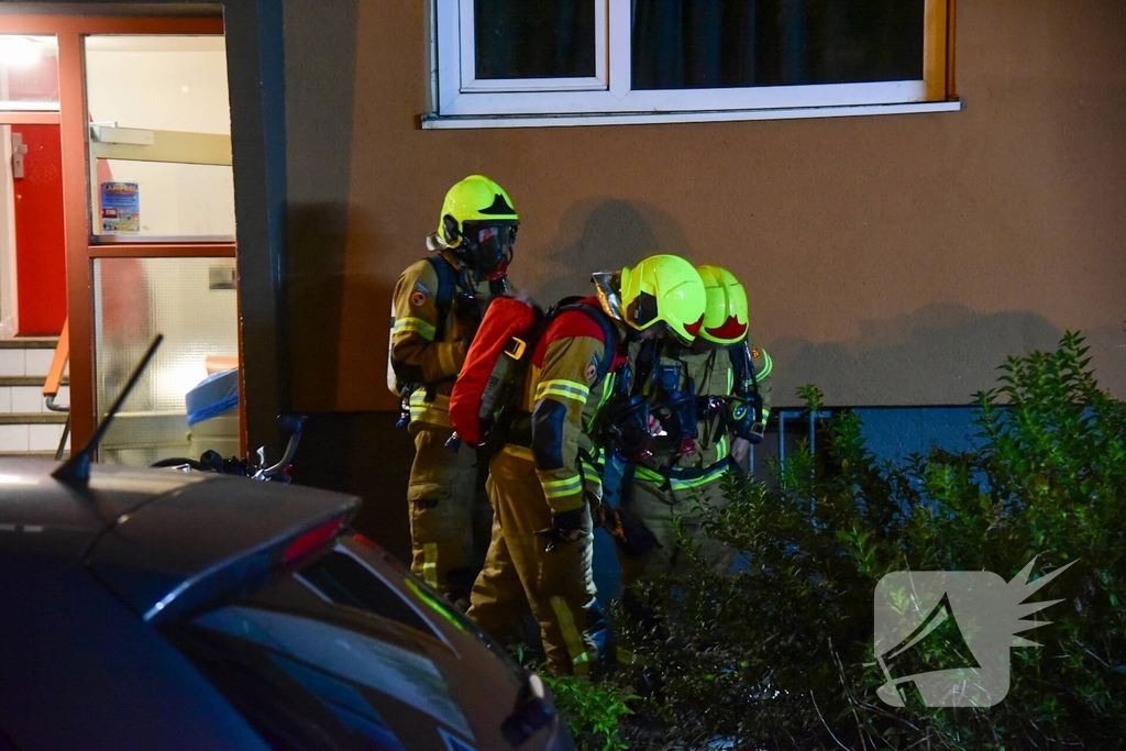 Flinke brand in kelderruimte portiekflat