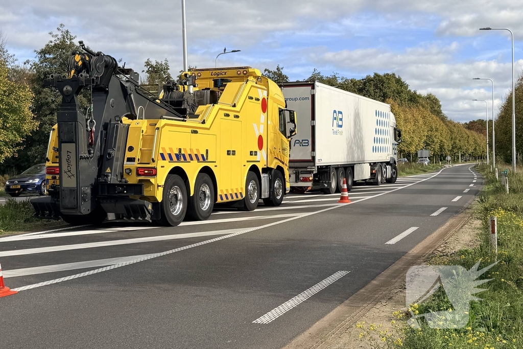 Vrachtwagen met luchtproblemen veroorzaakt ongeval