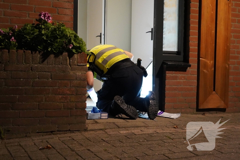 Explosie in woning zorgt voor gewonde