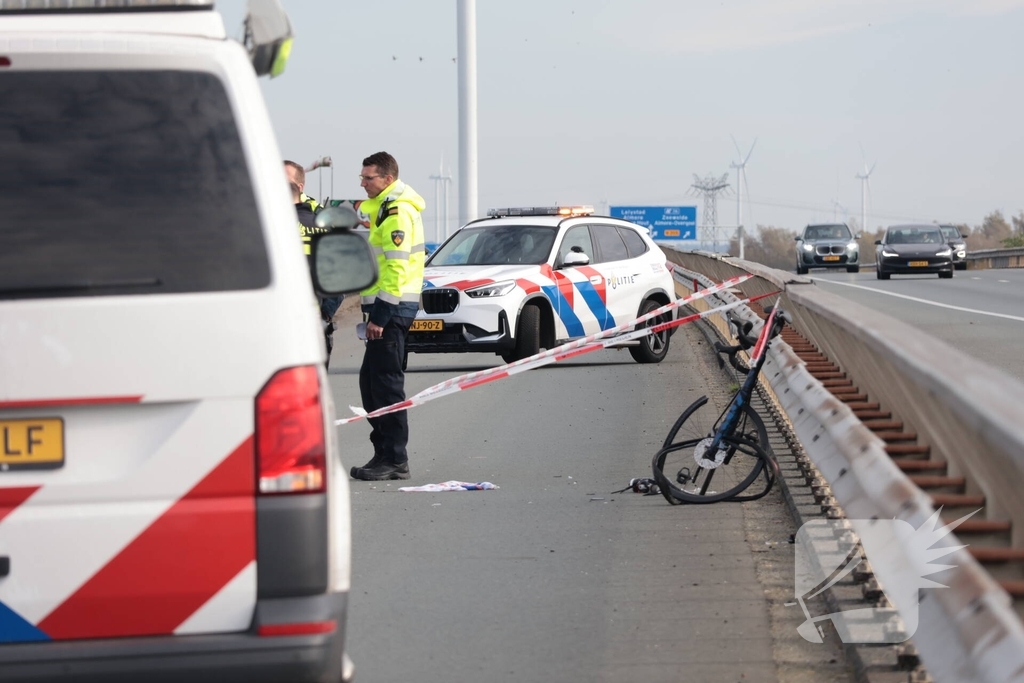 Wielrenner zwaargewond na botsing met brommobiel