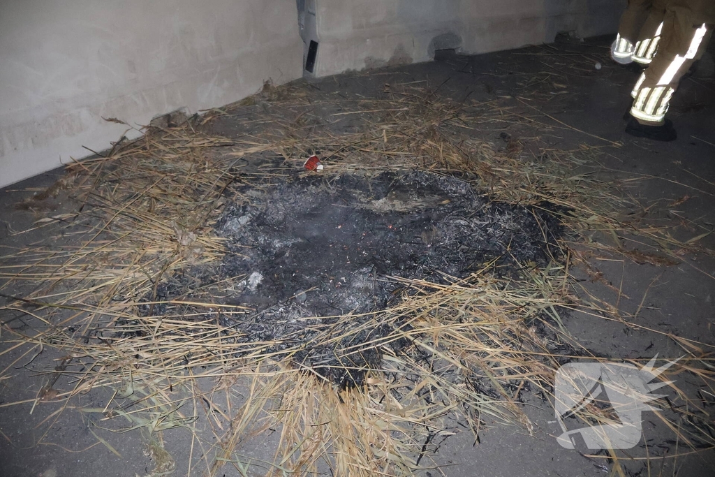 Baldadige jongeren stichten brand