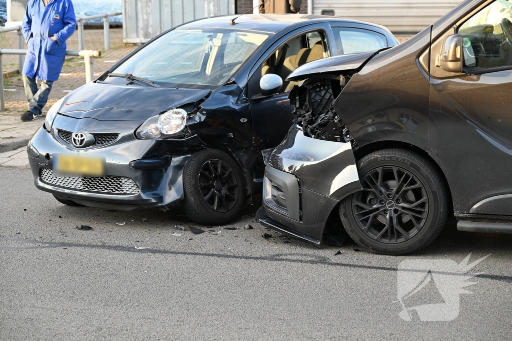 Ongeval veroorzaakt flinke autoschade