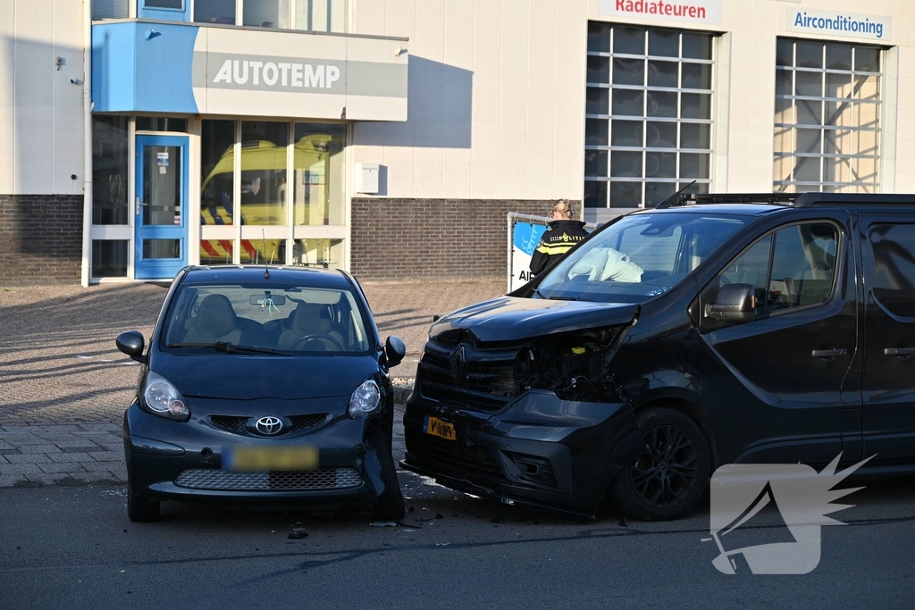 Ongeval veroorzaakt flinke autoschade