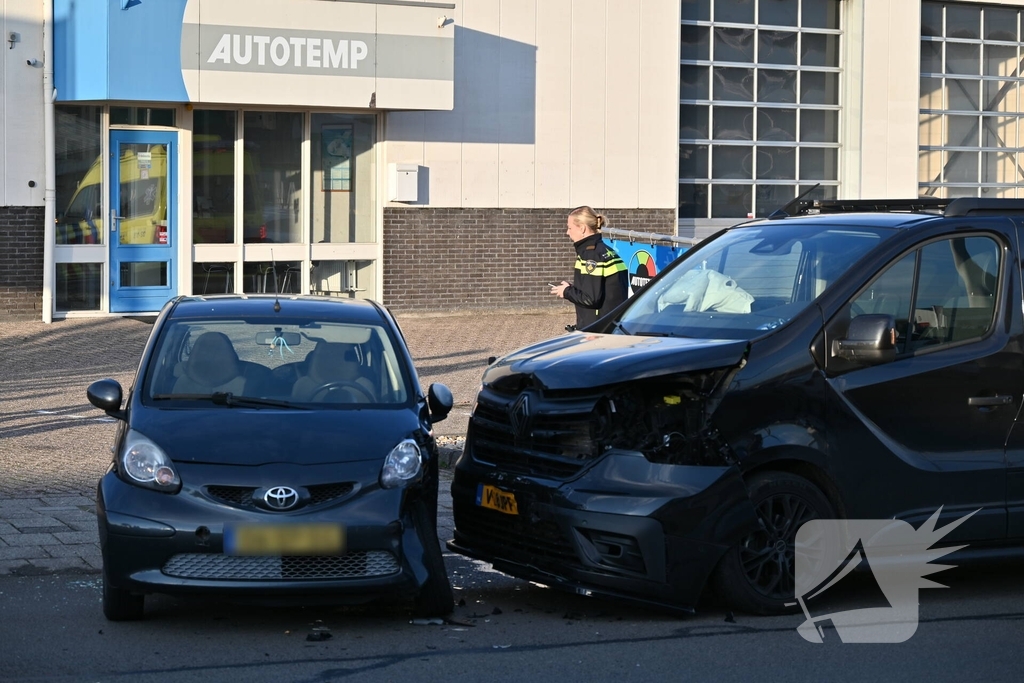 Ongeval veroorzaakt flinke autoschade