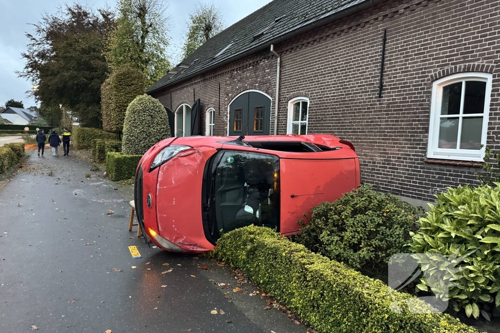 Vrouw komt met de schrik vrij na ongeval