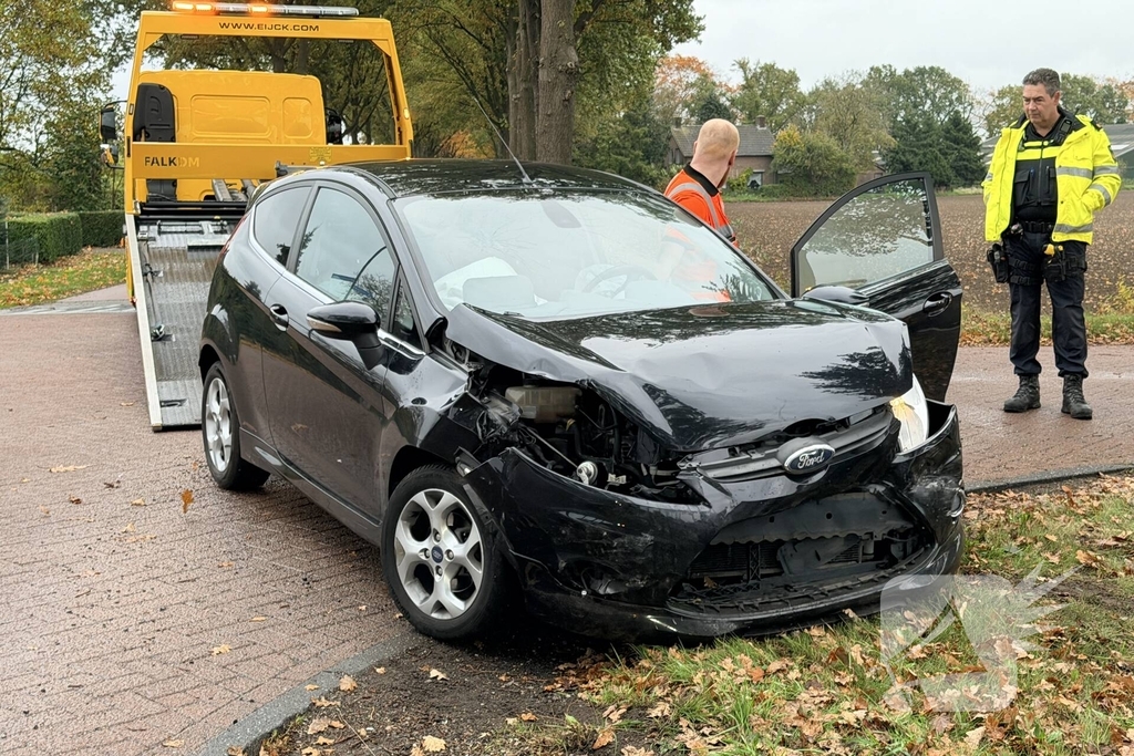 Meerdere auto's botsen bij zwaar ongeval