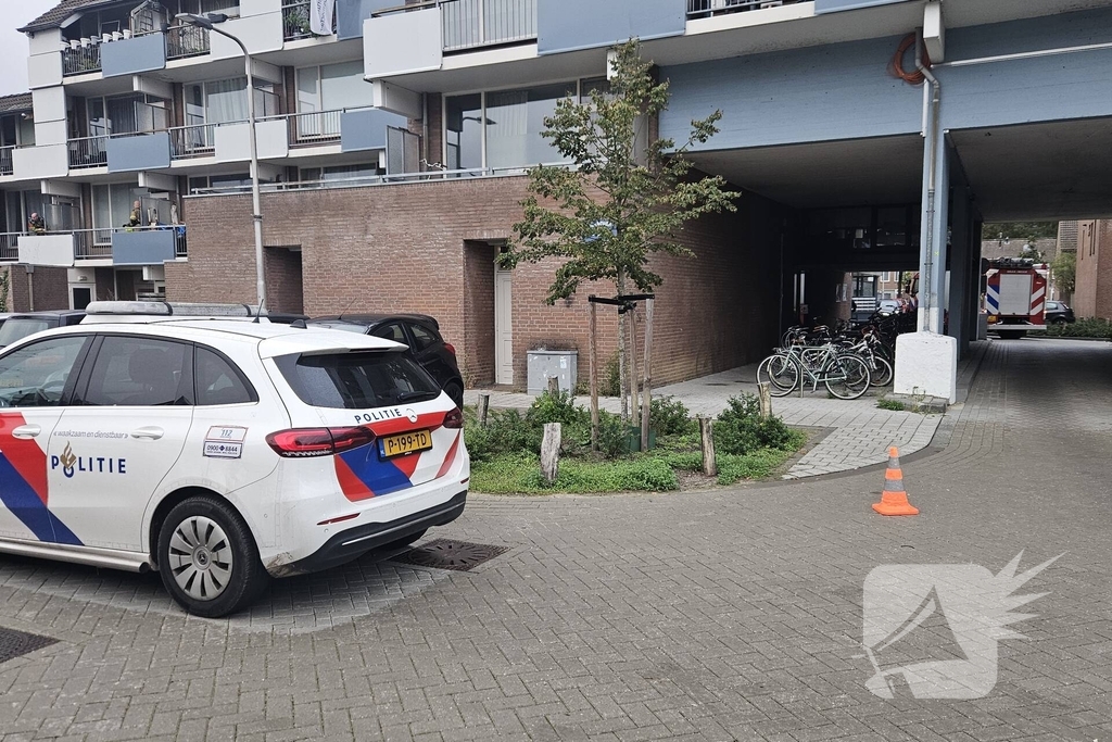 Mogelijke brand in flatgebouw
