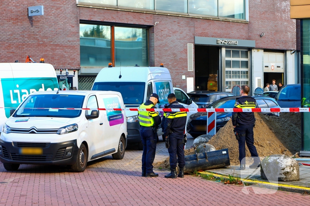 Ongeval leidt tot politieafsluiting bij autodealer