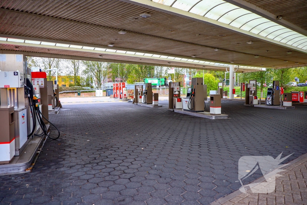 Ongeval leidt tot politieafsluiting bij autodealer