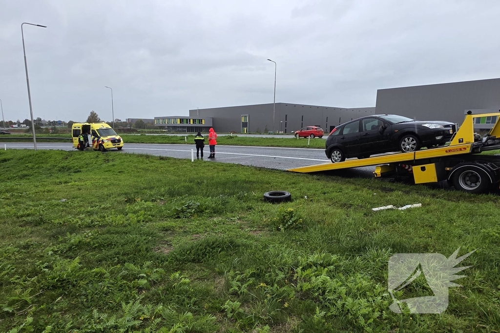 Automobilist raakt van de weg bij ongeval