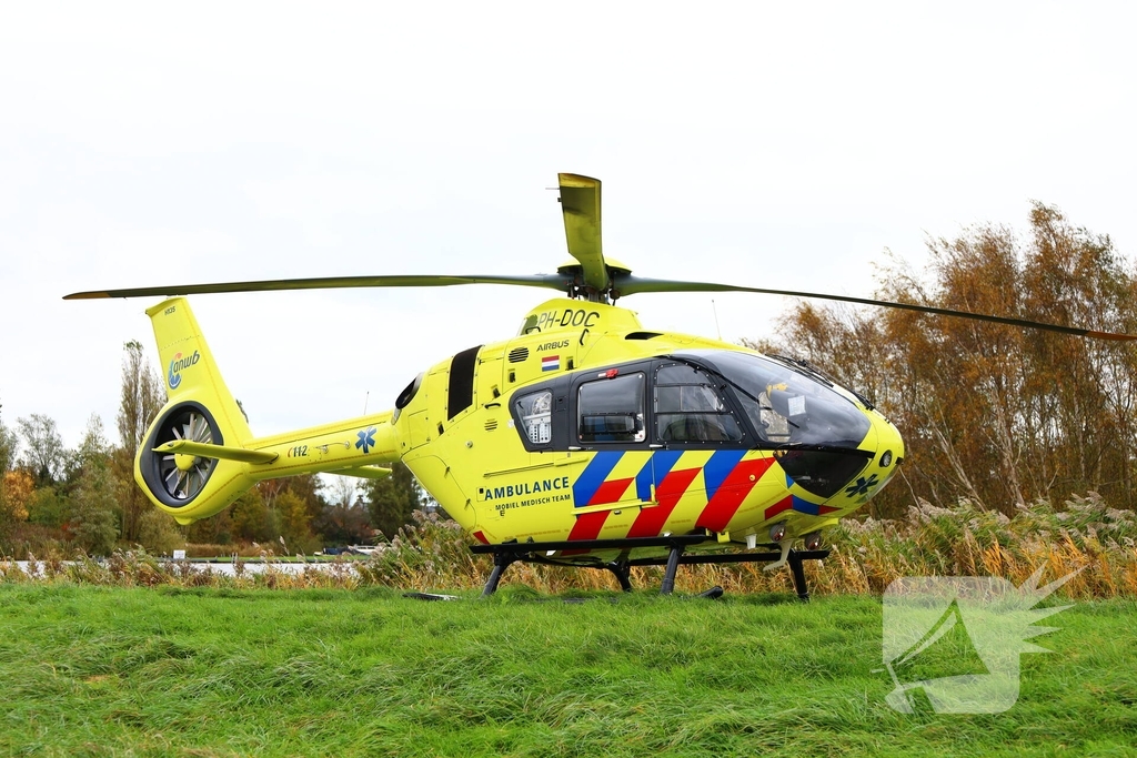 Zoekactie naar persoon te water met traumaheli
