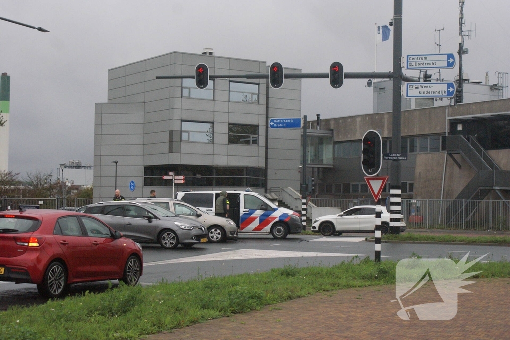 Aanrijding op kruispunt leidt tot verkeershinder