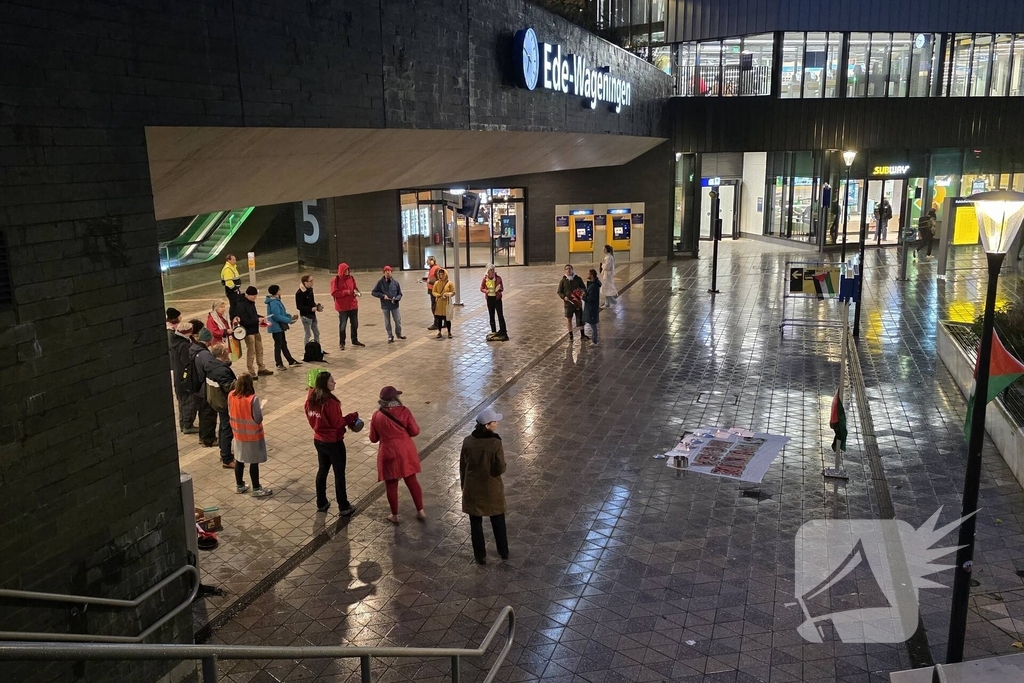 Kleinschalige demonstratie op treinstation
