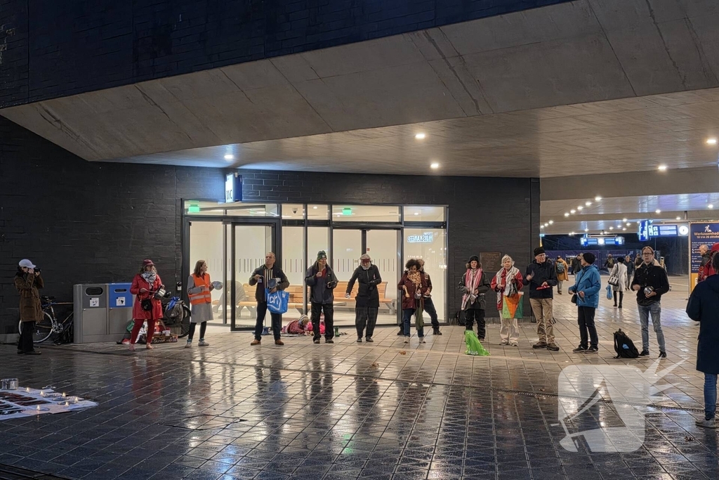 Kleinschalige demonstratie op treinstation