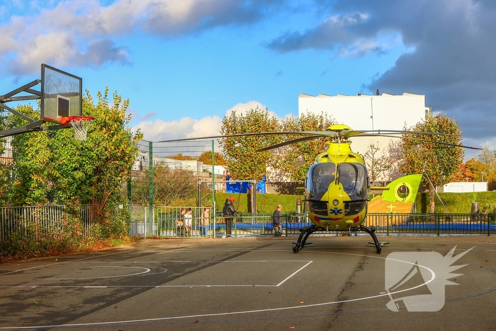 Piloot landt traumaheli op krap veldje