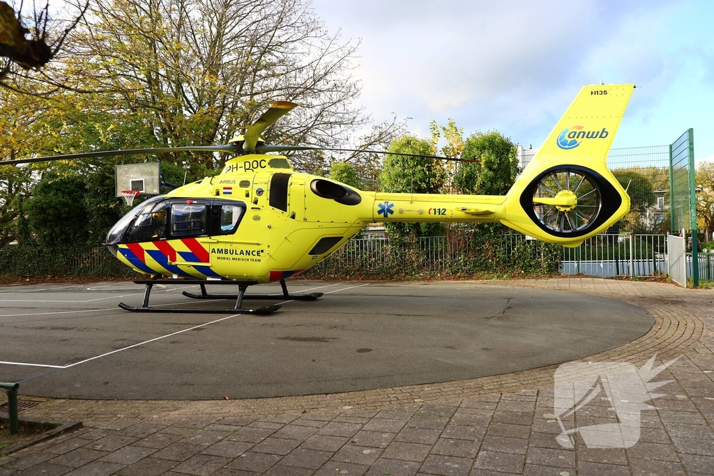 Piloot landt traumaheli op krap veldje