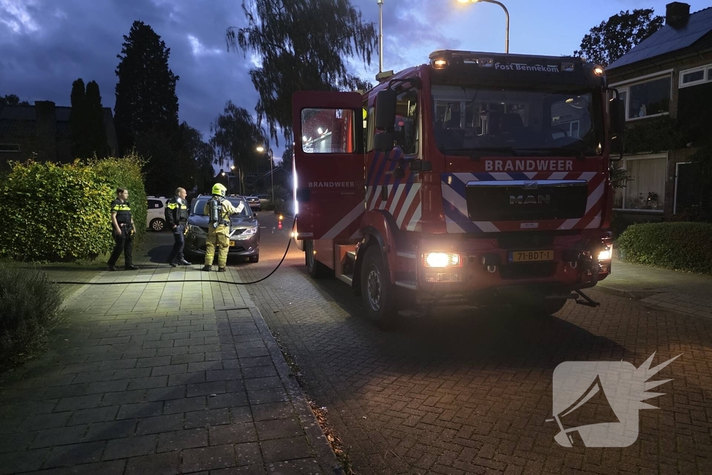 Brand in bijgebouw snel onder controle