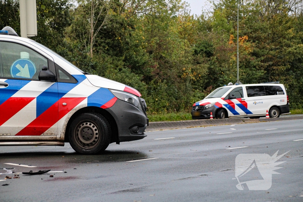frontale botsing tussen twee voertuigen