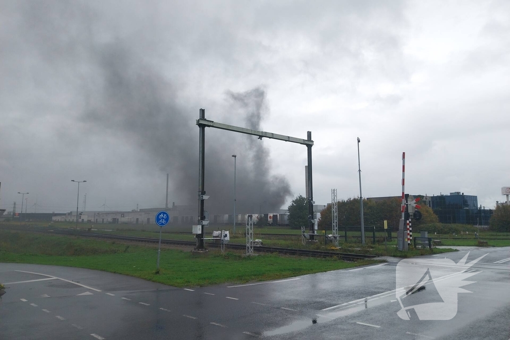 Grootschalige inzet bij industriebrand