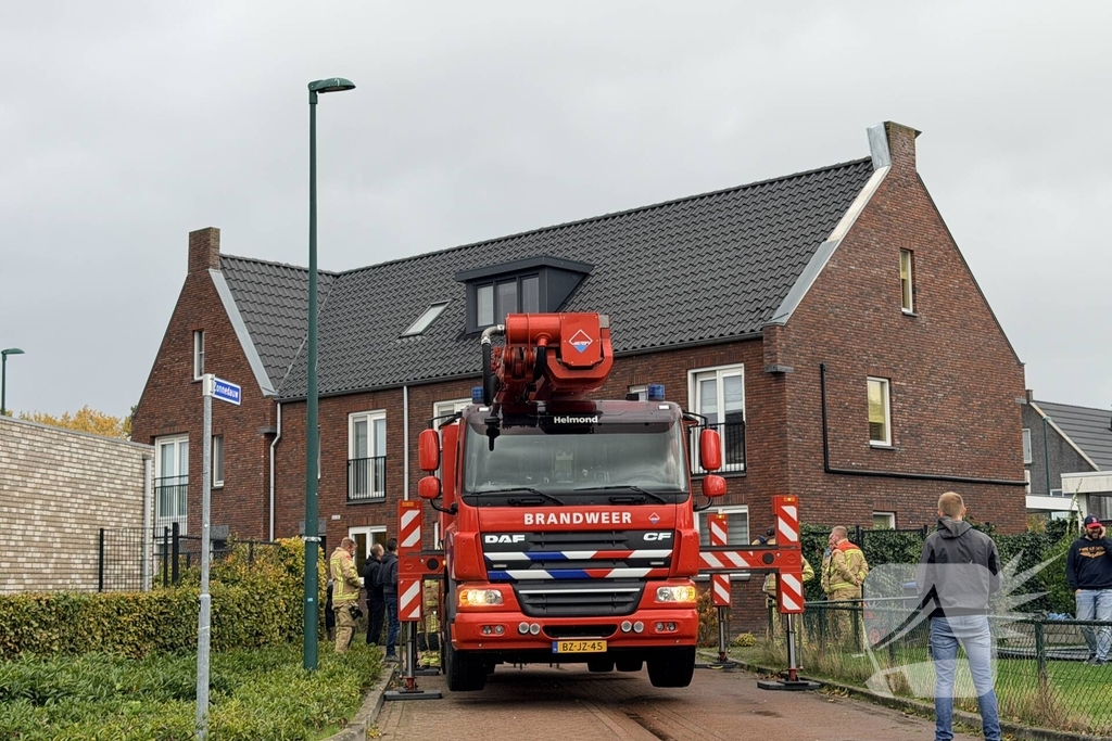 Losgekomen dakplaat zorgt voor ingrijpen brandweer