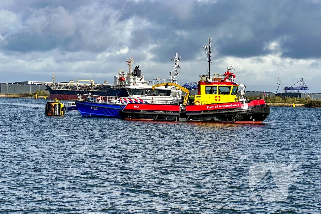 Hulpdiensten zoeken vermiste opvarenden