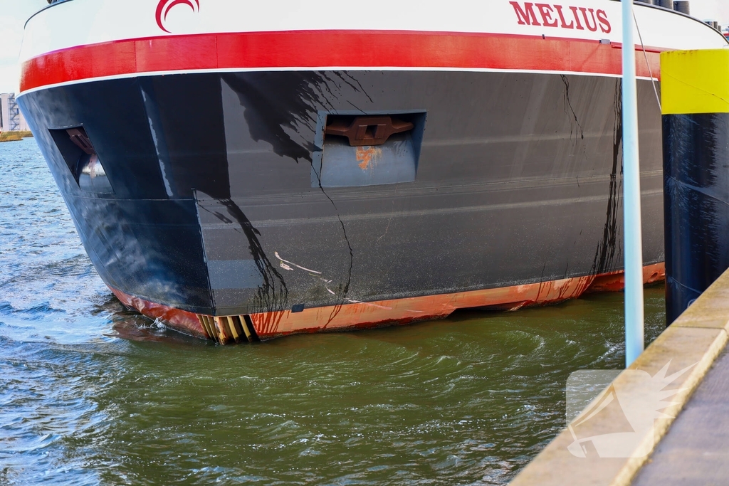 Hulpdiensten zoeken vermiste opvarenden